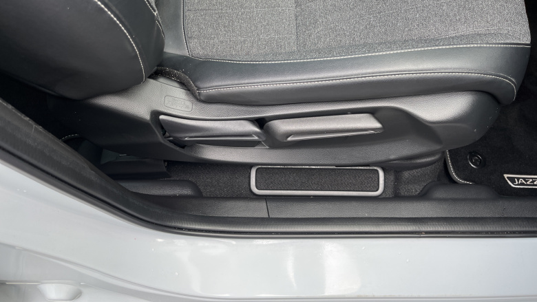 Honda Jazz 1.5 i-MMD Hybrid SR 5dr eCVT Hybrid Hatchback